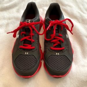 Under Armour Boys Sneaker Size 3